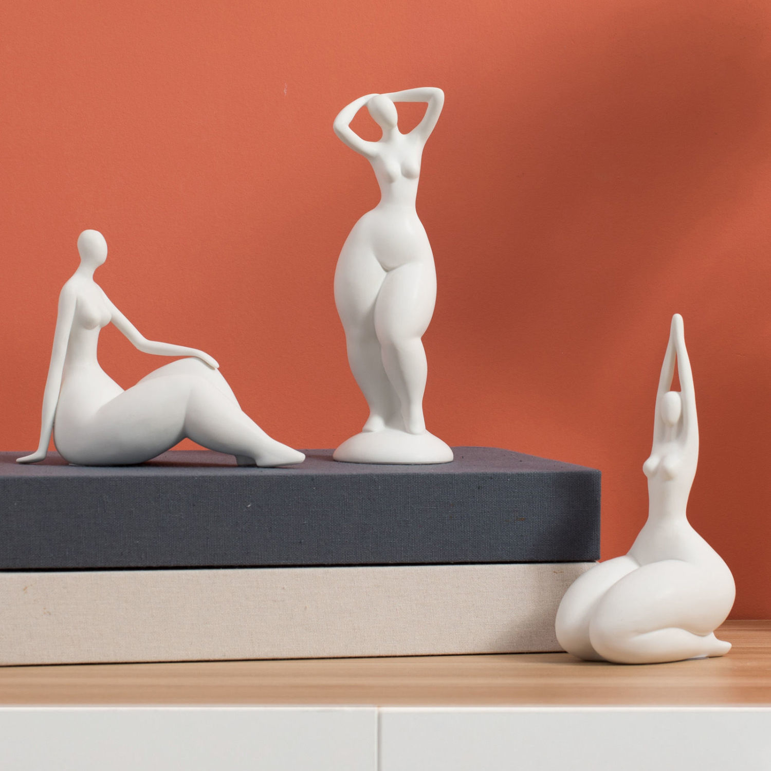 Home Office And Tv Room Ideas - Estatueta de cerâmica abstrata moderna e