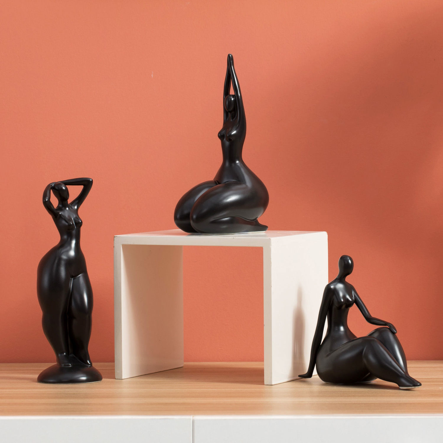 Estatueta de cerâmica abstrata - Home Office And Tv Room Ideas avaliação e preço